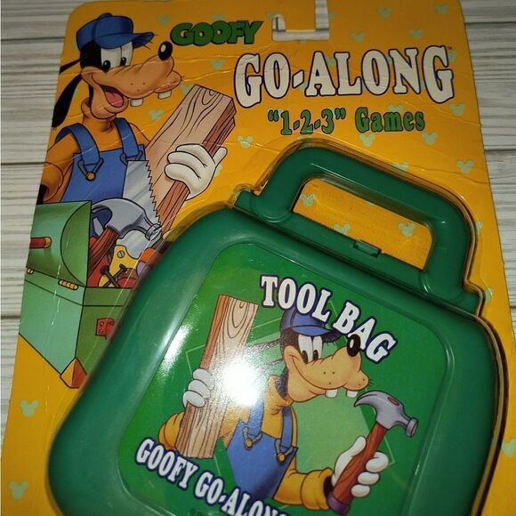 Parker Brothers Vintage 1990 Disney GOOFY GO-ALONG 1-2-3 Game Carry Case New - Picture 3 of 7